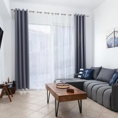 Andros With Free Parking Lägenhet *