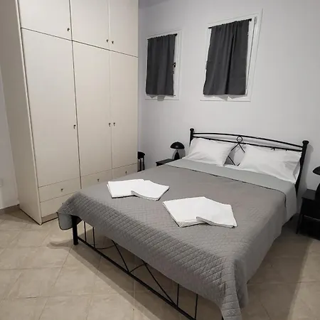 With Free Parking شقة *