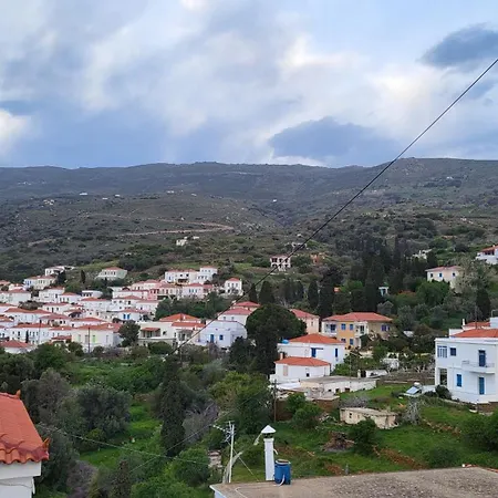 With Free Parking * Steniaí