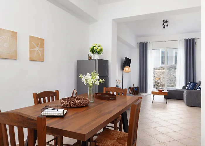 Andros With Free Parking アパート